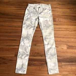 Unworn Elizabeth & James Textile skinny jeans pants white grey tan camo 25
